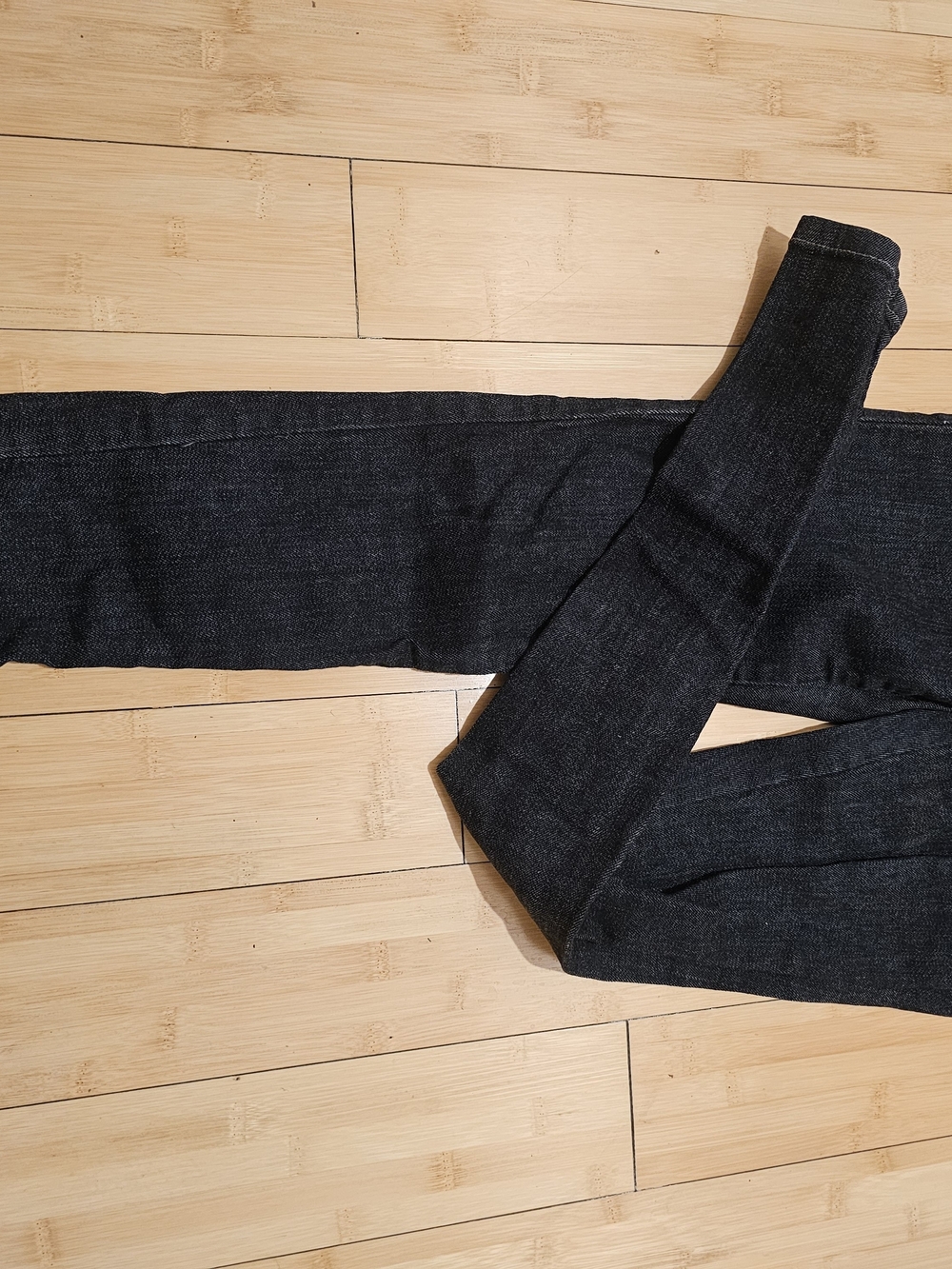 Slim Fit Women's Skinny Jeans in Dark Indigo